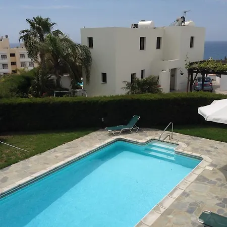 Villa Aura *